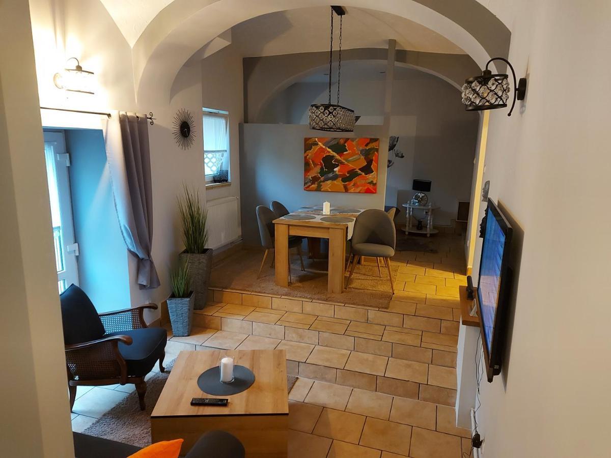 Apartament Przy Ratuszu Boguszow-Gorce Exterior photo