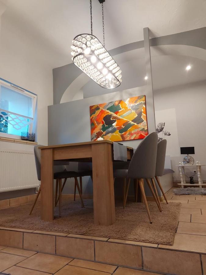 Apartament Przy Ratuszu Boguszow-Gorce Exterior photo